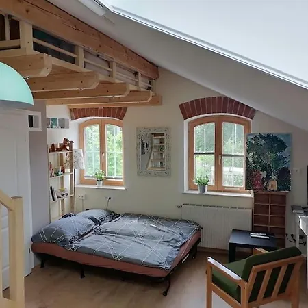 Atelieo Beim Nussbaum *