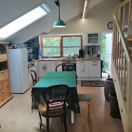 Atelieo Beim Nussbaum *